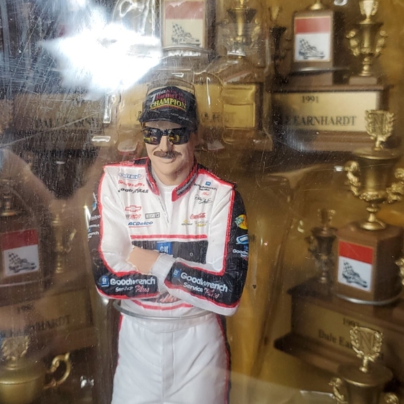 Dale Earnhardt Deluxe Boxed Set - Picture 7 of 7